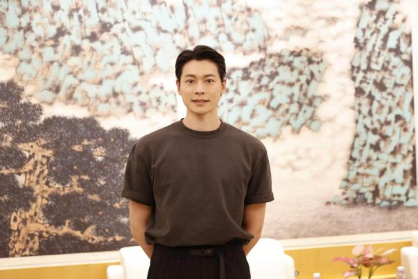深圳配资 王佳俊：希望带给观众“老朋友再相见”的“新感受”｜《永不消逝的电波》再现东莞连演4场