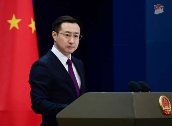 华夏国际 黄仁勋称将恢复H20芯片在华销售，中方表明一贯立场