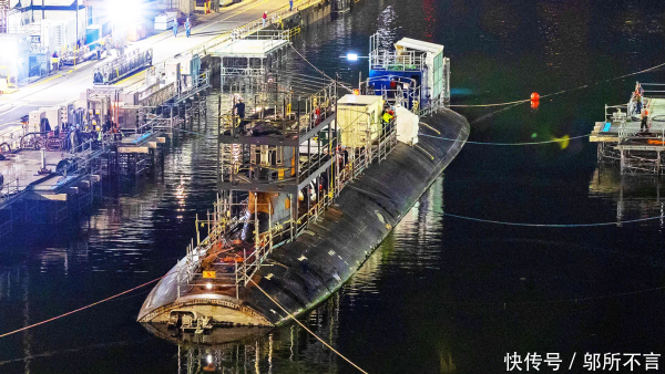 牛跟投 南海撞山的美军核潜艇，修了4年还在修，造船能力堪比俄罗斯